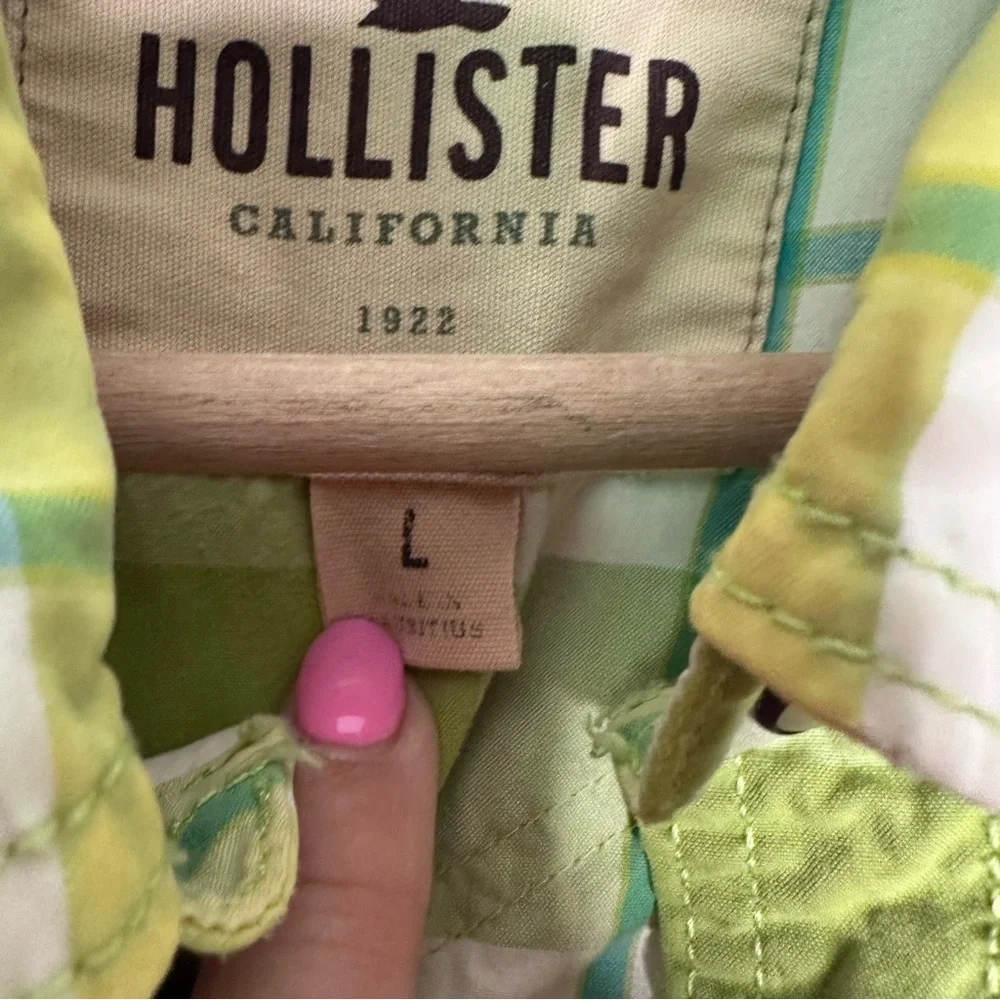 Hollister Men’s Green and White Plaid Snap Button Down Shirt Size Large